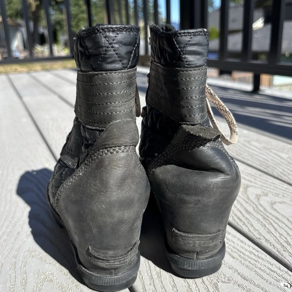 Sorel Boots Size US 8.5 Green‎ Lexie Wedge Quilted Lug Sole Leather 3375-026